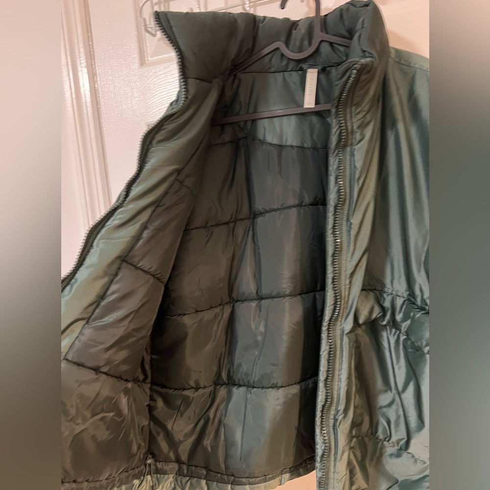 Fabletics puffer jacket - Picture 5 of 6